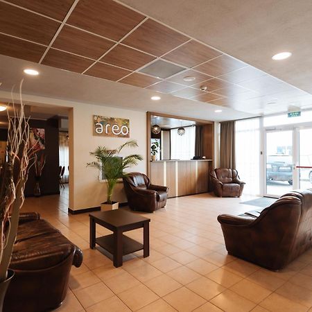 Areo Hotel & Restaurant Bradesti Екстериор снимка
